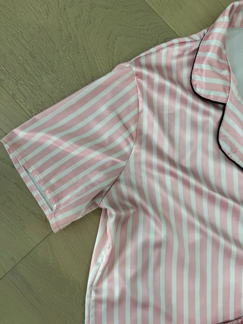 Silky Lounge Pajama Set Short Sleeve Button Up size large